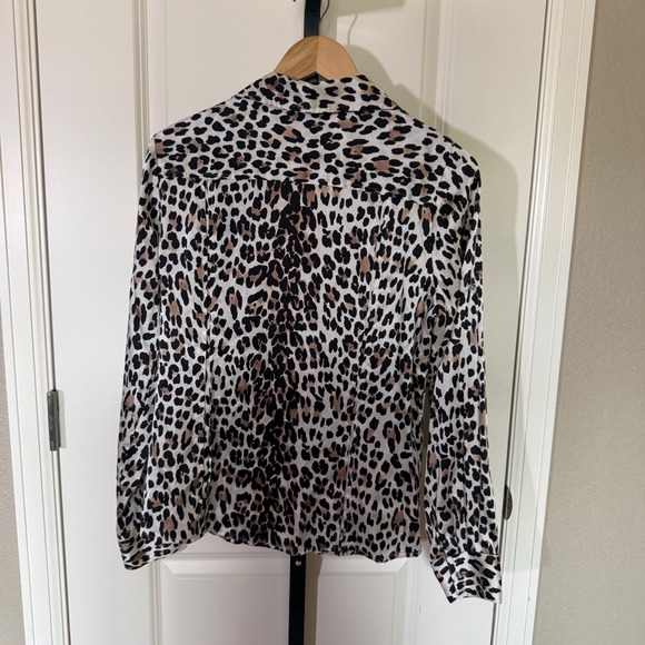 White House Black Market Leopard Silk Stretch Button Up Blouse Womens Size 12 - Picture 3 of 7